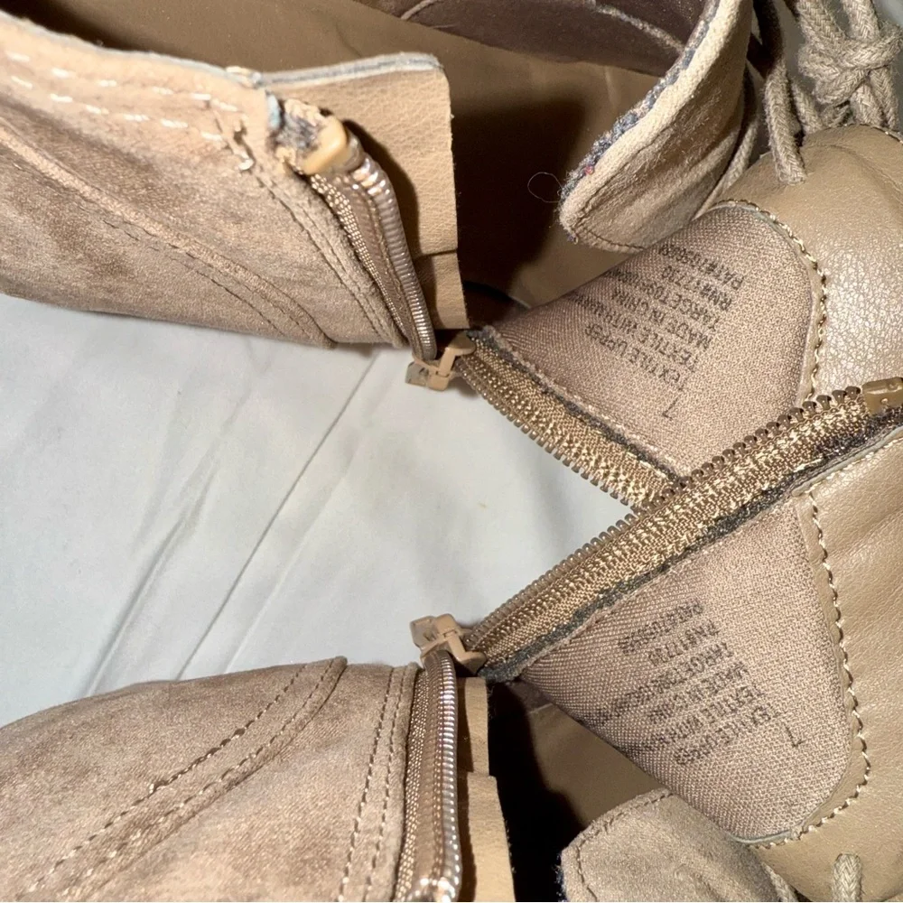 Women's Tan Taupe Faux Suede Lace-up Wedge Ankle Boots‎ Size 7